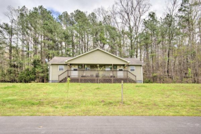 Guntersville Hideaway with Deck, Rocking Chairs